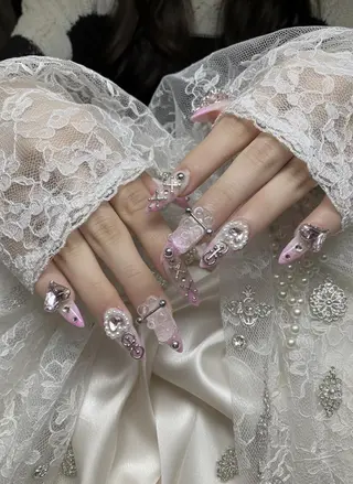 ネイル 24時間営業 UNABOMBAのネイルデザイン