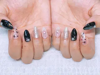 ネイル THECOLORS所属・近貞 莉奈のネイルデザイン