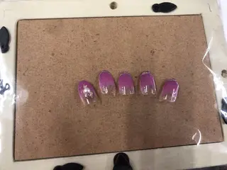 ネイル Dynamoon所属・吉田 芹菜のネイルデザイン