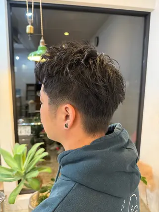 ショート メンズ 出島 凜平のヘアスタイル