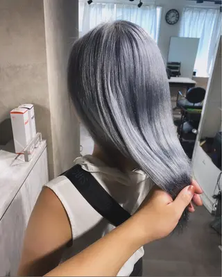 カラー Seleneコウキ ブリーチ/ハイトーンのヘアスタイル