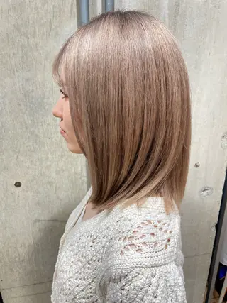 ミディアム カラー ワタナベ アオイのヘアスタイル