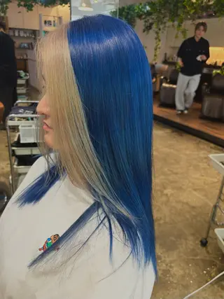 セミロング 透明感/暖色カラー くるみのヘアスタイル