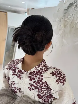 ロング ヘアアレンジ Hairmake Floraのヘアスタイル