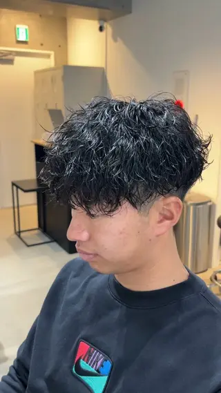 ショート パーマ 会社で浮かない ビジネスヘア/心斎橋のヘアスタイル