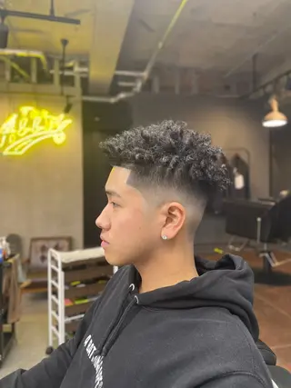 メンズ ヒロ銀座バーバーショップ新宿店所属・ITO TOMのヘアスタイル