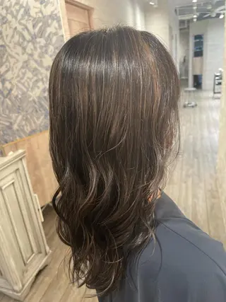 ロング ハイトーン ／ レイヤー/吉田陸斗のヘアスタイル