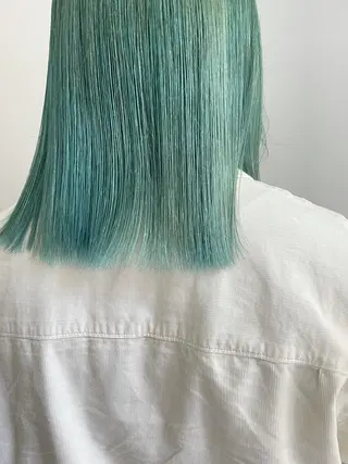 カラー 🎀ボブ+ハイトーン シュカ👶🏻のヘアスタイル