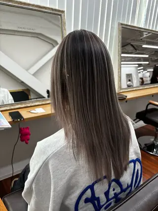 ロング カラー ヘアアレンジ グランルッソ所属・岡山× バレイヤージュカラーのヘアスタイル