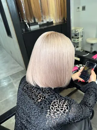 ミディアム 吉川優勢/ ハイトーン/エクステのヘアスタイル