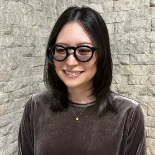 ミディアム INORI|レイヤー |ハッシュカットのヘアスタイル