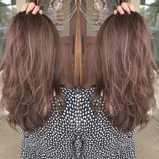 ミディアム カラー grand juteのヘアスタイル