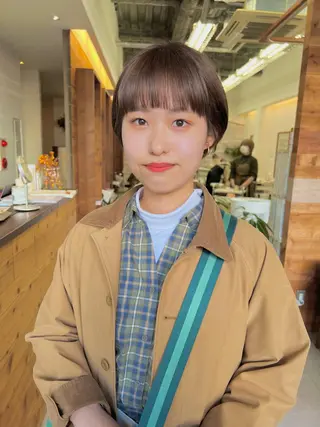 ショート カラー クロスパーマ× 透明感カラー✂︎のヘアスタイル