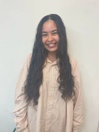 ロング パーマ HIKARI🐈‍⬛ レイヤー×デザインのヘアスタイル