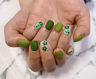 ロング カラー ネイル Q Free nailsのネイルデザイン