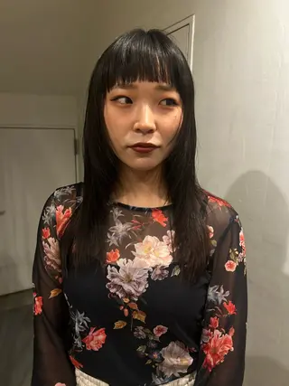 セミロング hen所属・心斎橋/レイヤー/ ブリーチ/モエのヘアスタイル