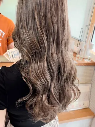 カラー ロング ❣️ハイトーン❣️ BLUE&Co.のヘアスタイル