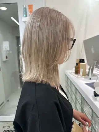 ミディアム ハイトーンボブ Mizuki.のヘアスタイル