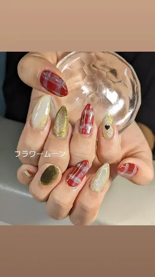 ネイル フラワー ムーンのネイルデザイン