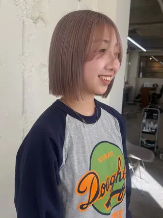 ショート ハイトーン🦢 Natsumiのヘアスタイル