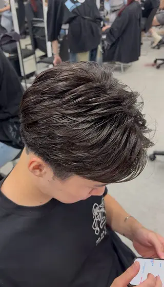 パーマ メンズ センターパート/フェ ザー🔥SHUYAのヘアスタイル