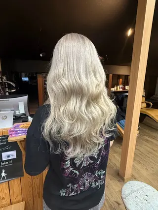 ロング カラー Y'sBlue丸亀店所属・カラー大好き🌈 カットモデル募集中のヘアスタイル