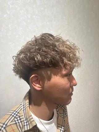 ショート カラー パーマ メンズ 椎名 翔琉のヘアスタイル