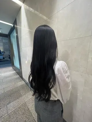 ロング カラー カミノア所属・2月予約解放しまし たイルミナ公認荒井のヘアスタイル