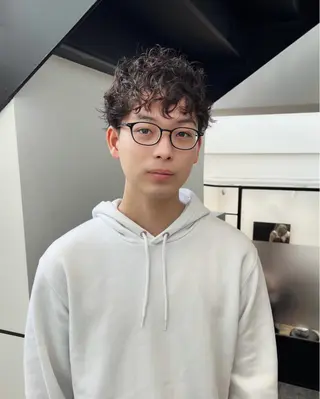 パーマ メンズ Qin shaire salon 原宿verno店所属・【センターパート】 ETO／江藤翼の眉毛・アイブロウイメージ