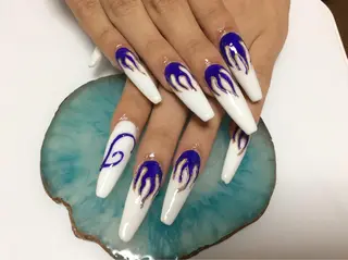 ネイル フラワー ムーンのネイルデザイン