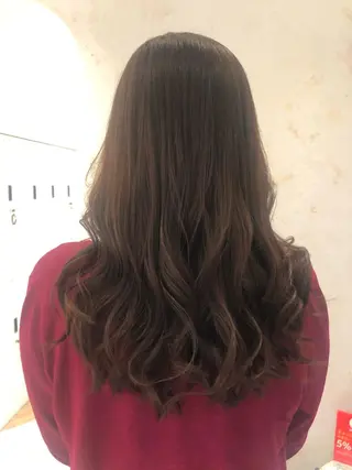 ロング カラー 藤田 歩美のヘアスタイル