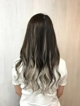 ロング カラー ヘアアレンジ GLOSS 心斎橋 山上のヘアスタイル