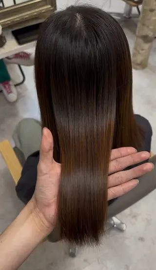 ロング clomus梅田茶屋町店所属・髪質改善特化美容師 酸性ストレート近藤俊のヘアスタイル