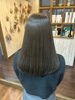セミロング 早坂 さくらのヘアスタイル