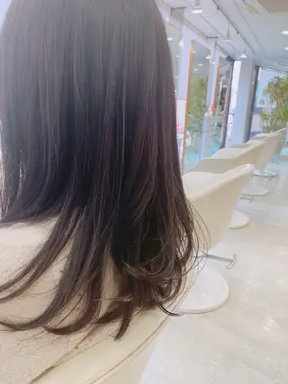 ミディアム 鬼澤 なお子のヘアスタイル