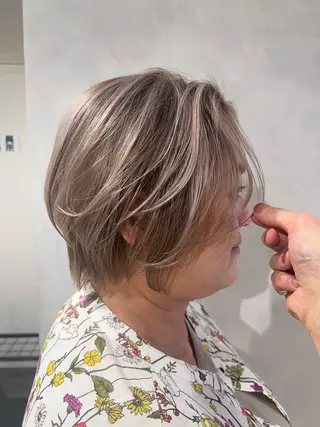 ショート 渋谷ハイトーン/ デザインカラー阿部のヘアスタイル