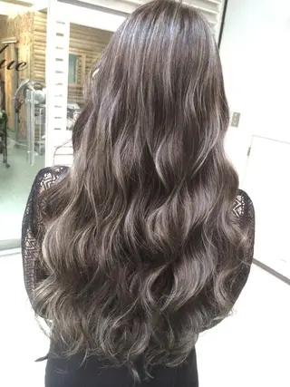 ロング カラー 井上 一平のヘアスタイル