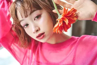 ショート ミルクティー× グレージュMOMOのヘアスタイル