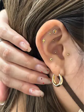 Ray. ちゅるん系ニュアンスのネイルデザイン