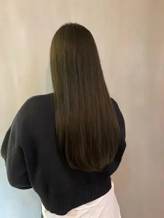 ロング カラー オーストヘアージジ所属・TAI透明カラー 柔らかい縮毛矯正のヘアスタイル