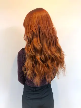 ロング カラー パーマ ヘアアレンジ 推し活専用 【派手髪】飯野ゆかりのヘアスタイル