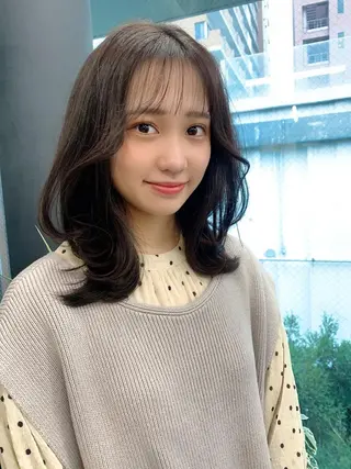 ミディアム カラー 透明感/オリーブ/ グレージュ/YUKAのヘアスタイル