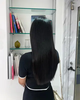 ロング カラー 野中里紗/ ベージュカラーのヘアスタイル