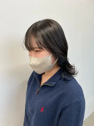 ミディアム カラー yuika .のヘアスタイル