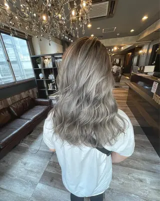 セミロング KIRA スズキ タクヤ／店長のヘアスタイル