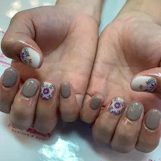 ネイル ネイルリボン 受付スタッフのネイルデザイン