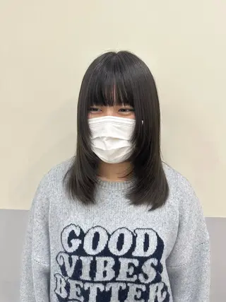 ミディアム 三浦 彩那のヘアスタイル