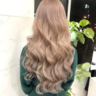 ロング カラー シールエクステ特化 ハイトーン、NANAのヘアスタイル