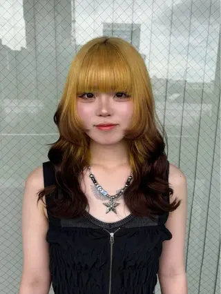 ロング カラー 💫miyu💫デザ インカラー/アレンジのヘアスタイル