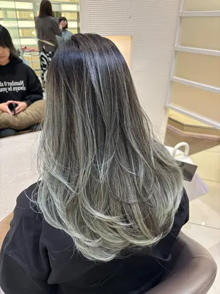 ロング 韓国レイヤー🪽 耳ツボジュエリーのヘアスタイル